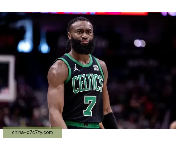 布朗空砍32分首发光环失效 布朗空砍32分首发光环失效