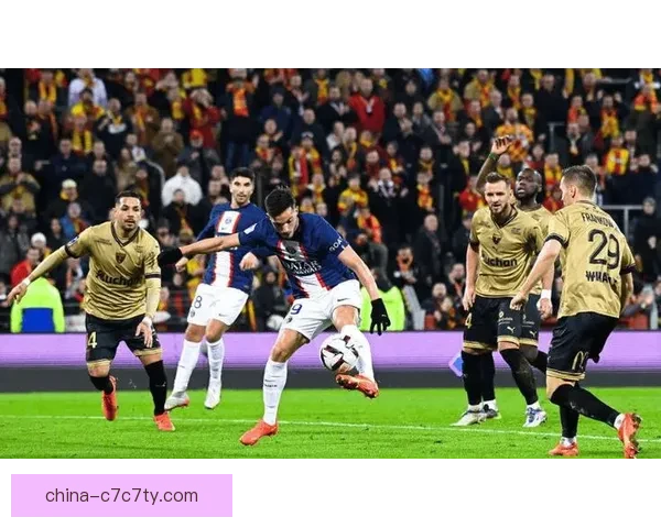 朗斯五球横扫巴黎紧追榜首强势 朗斯五球横扫巴黎紧追榜首强势